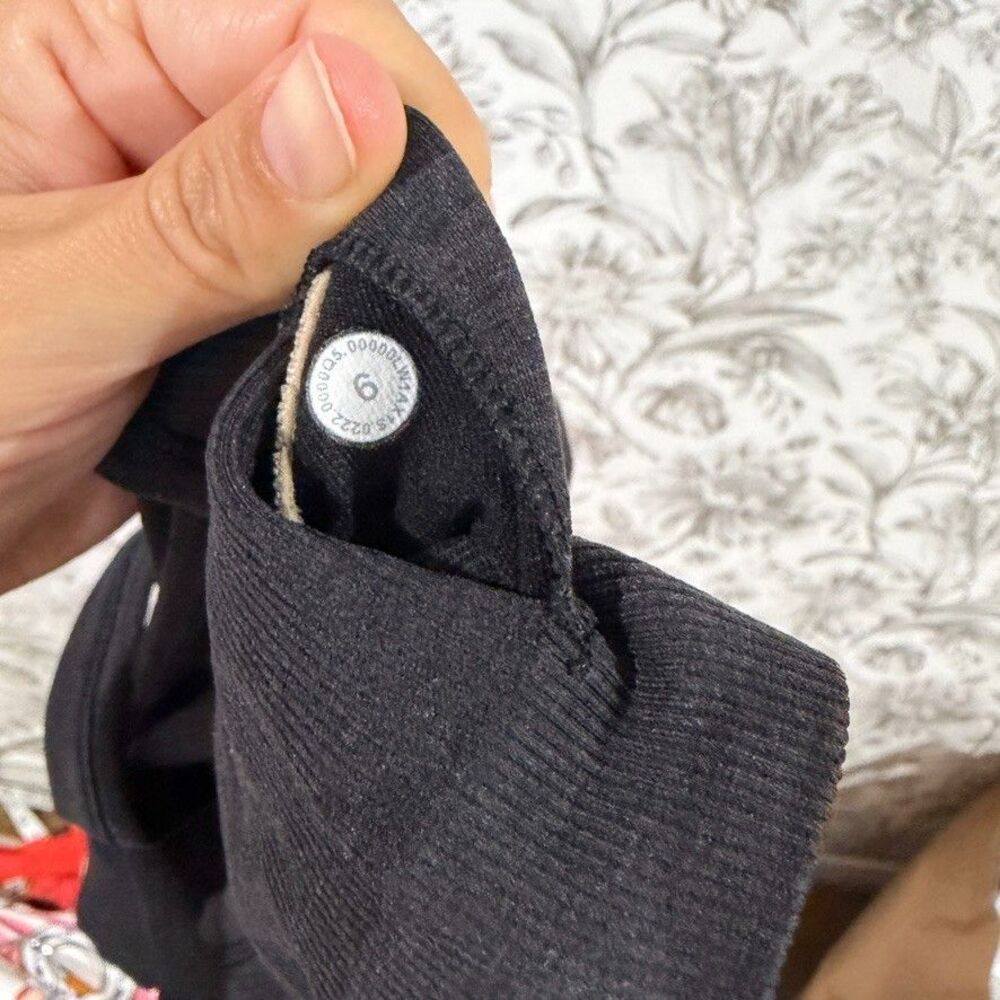 Lululemon EBB To Street Tank II Built in Bra Solid Black No Cups Ribbed Sz 6 EUC - Picture 7 of 7